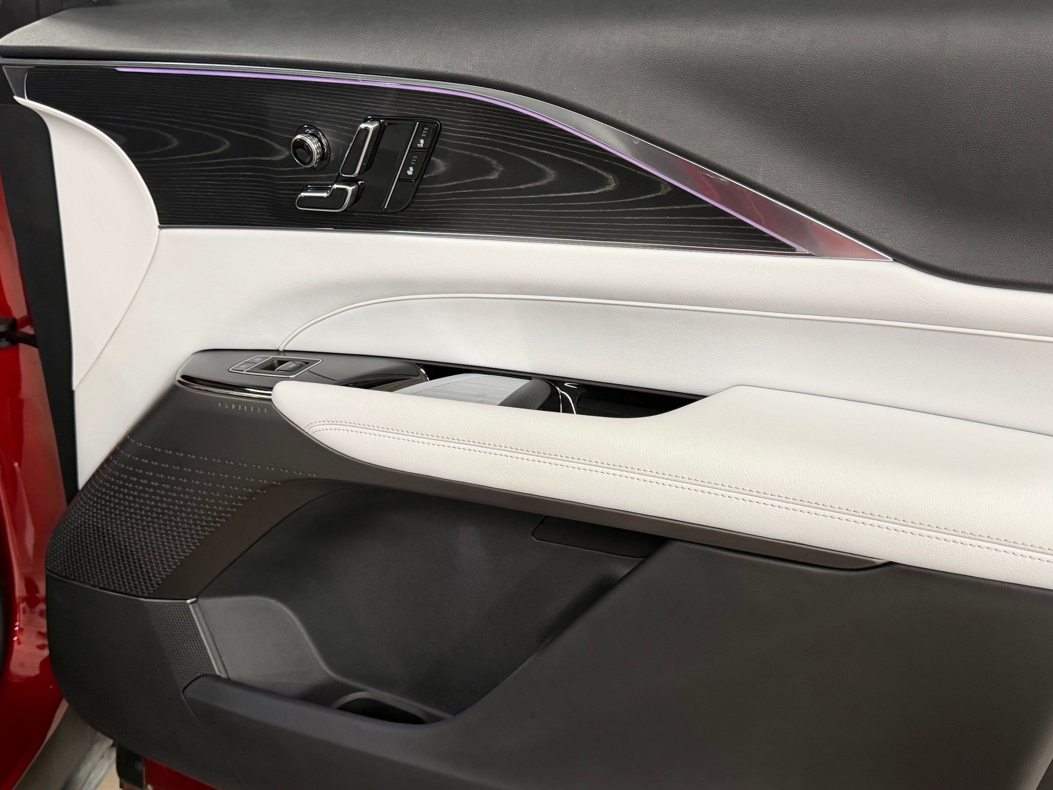Certified 2024 Cadillac Lyriq Luxury RWD image 47