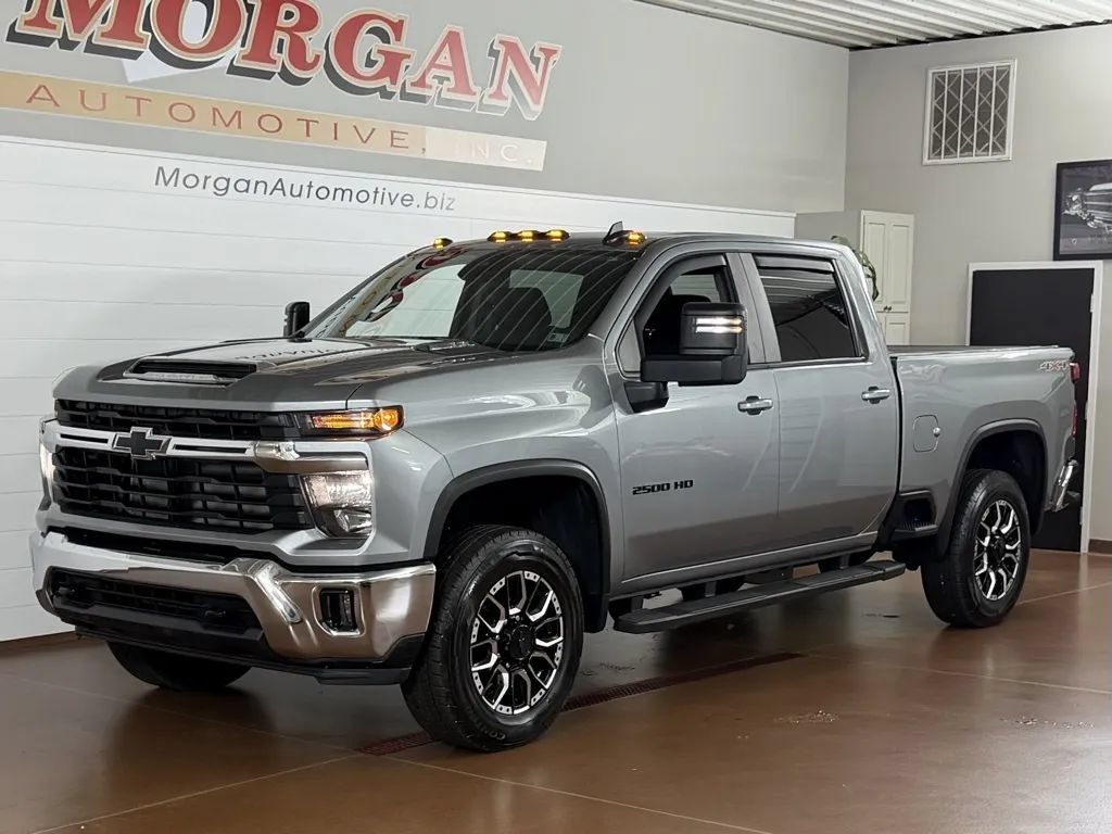 Used 2024 Chevrolet Silverado 2500 LT w/ Convenience Package AWD/4WD image 7