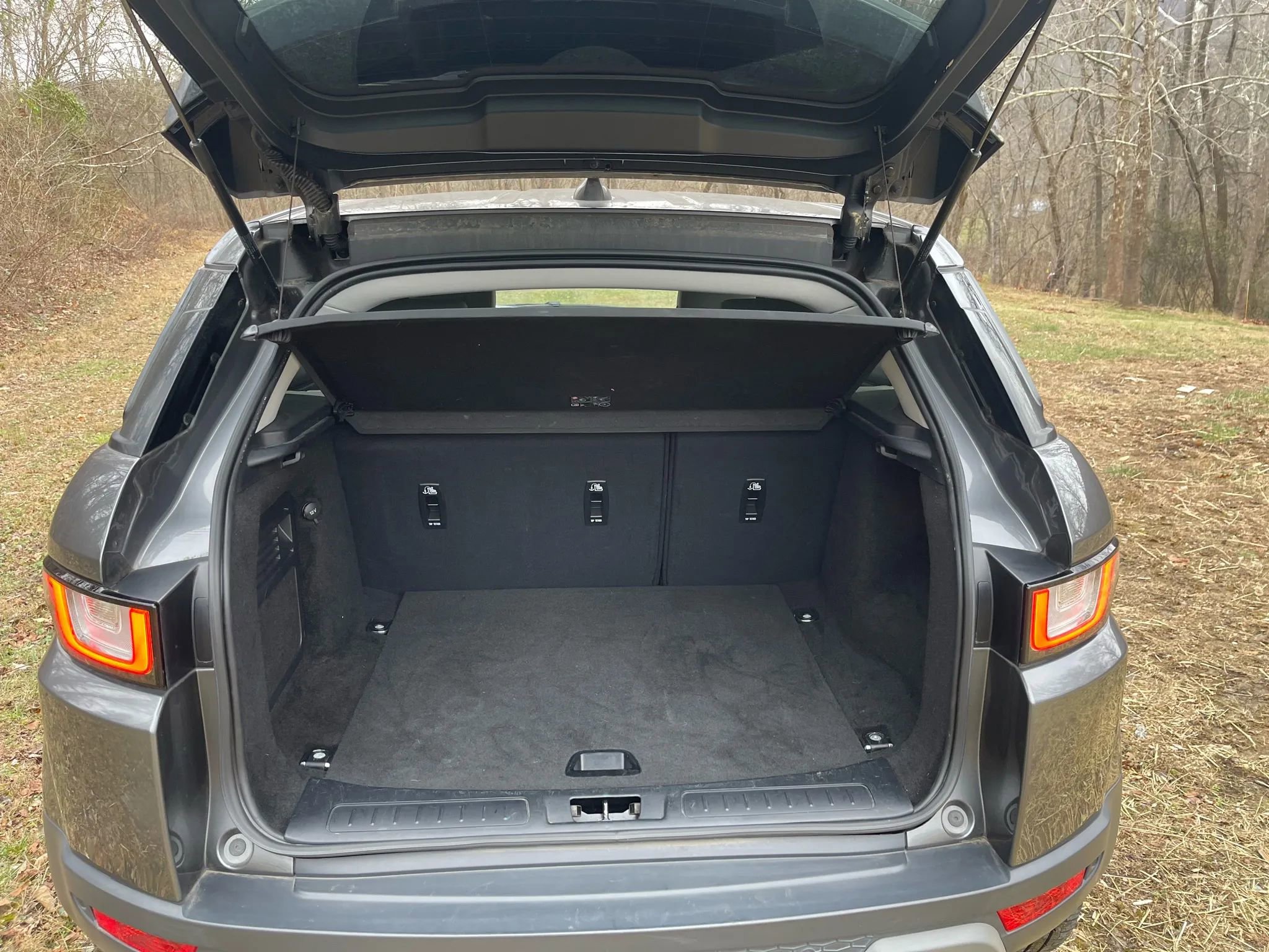 Used 2019 Land Rover Range Rover Evoque image 12