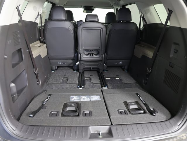 Certified 2026 Kia Carnival image 8