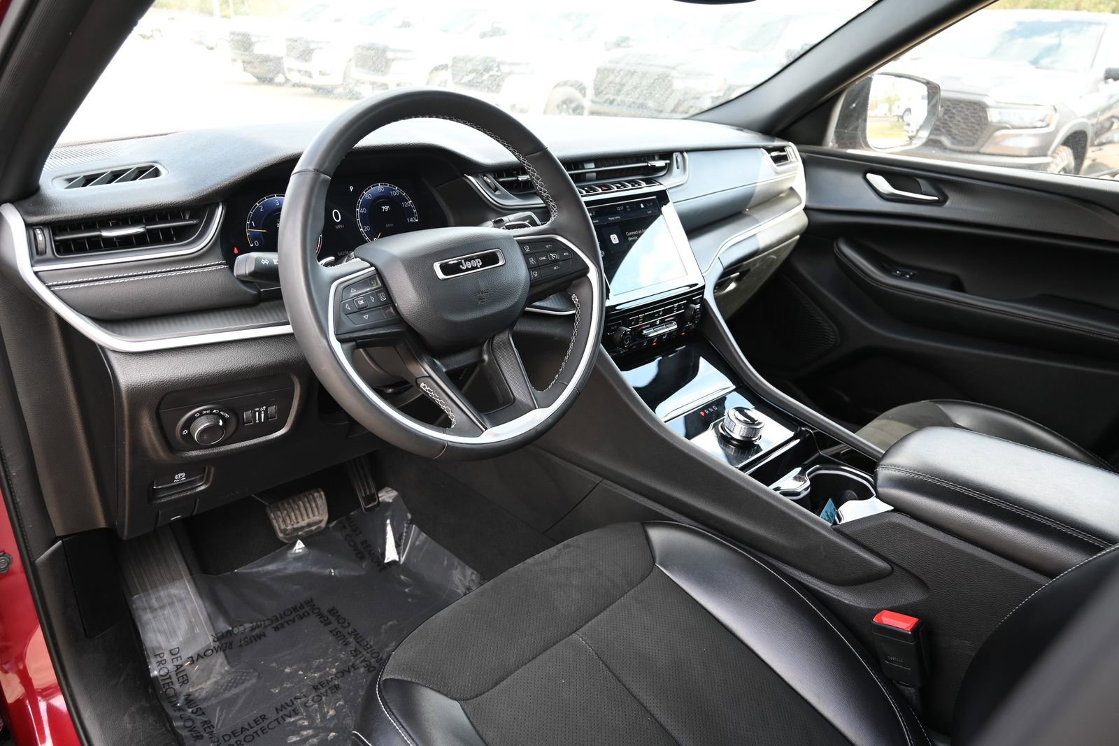 Used 2023 Jeep Grand Cherokee L Laredo image 11