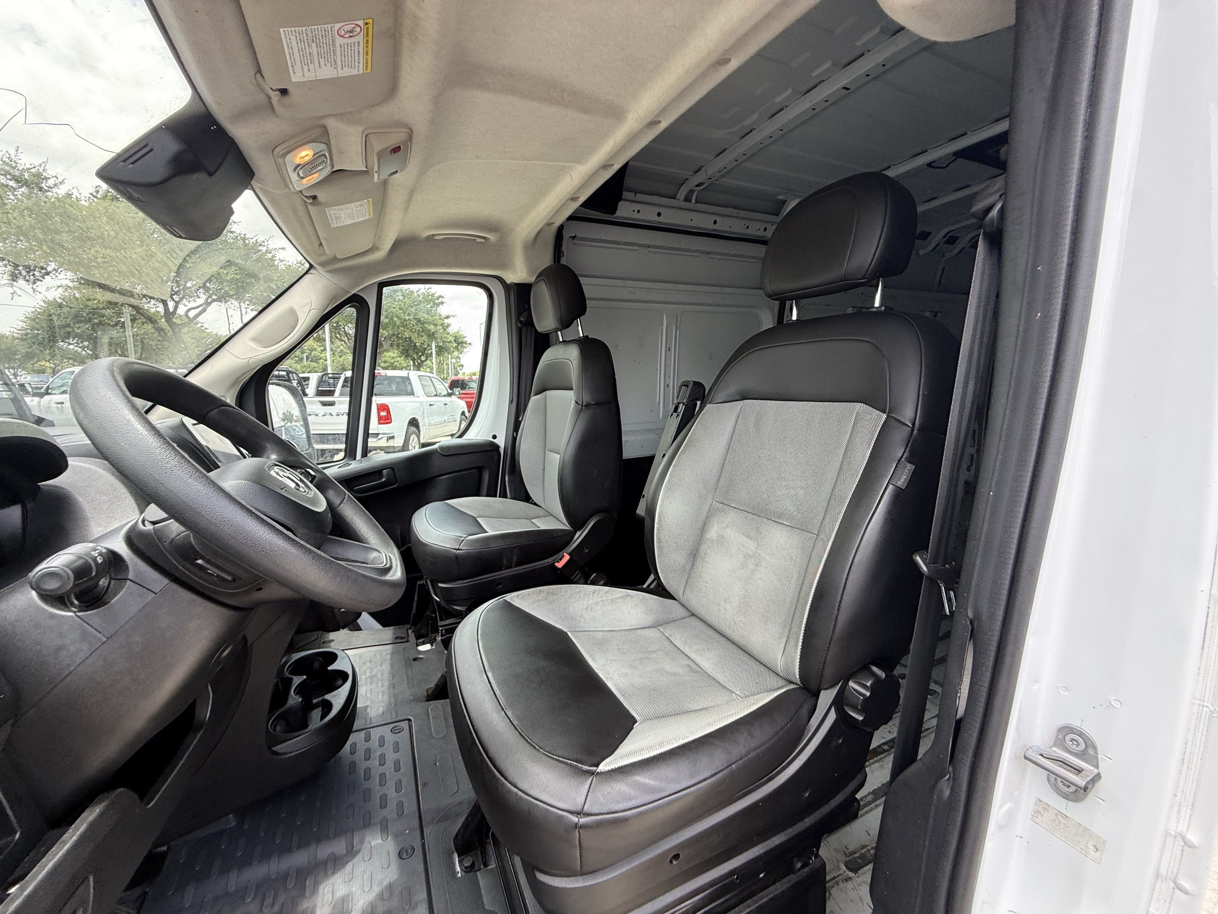 Used 2024 RAM ProMaster 2500 w/ Convenience Group FWD image 24