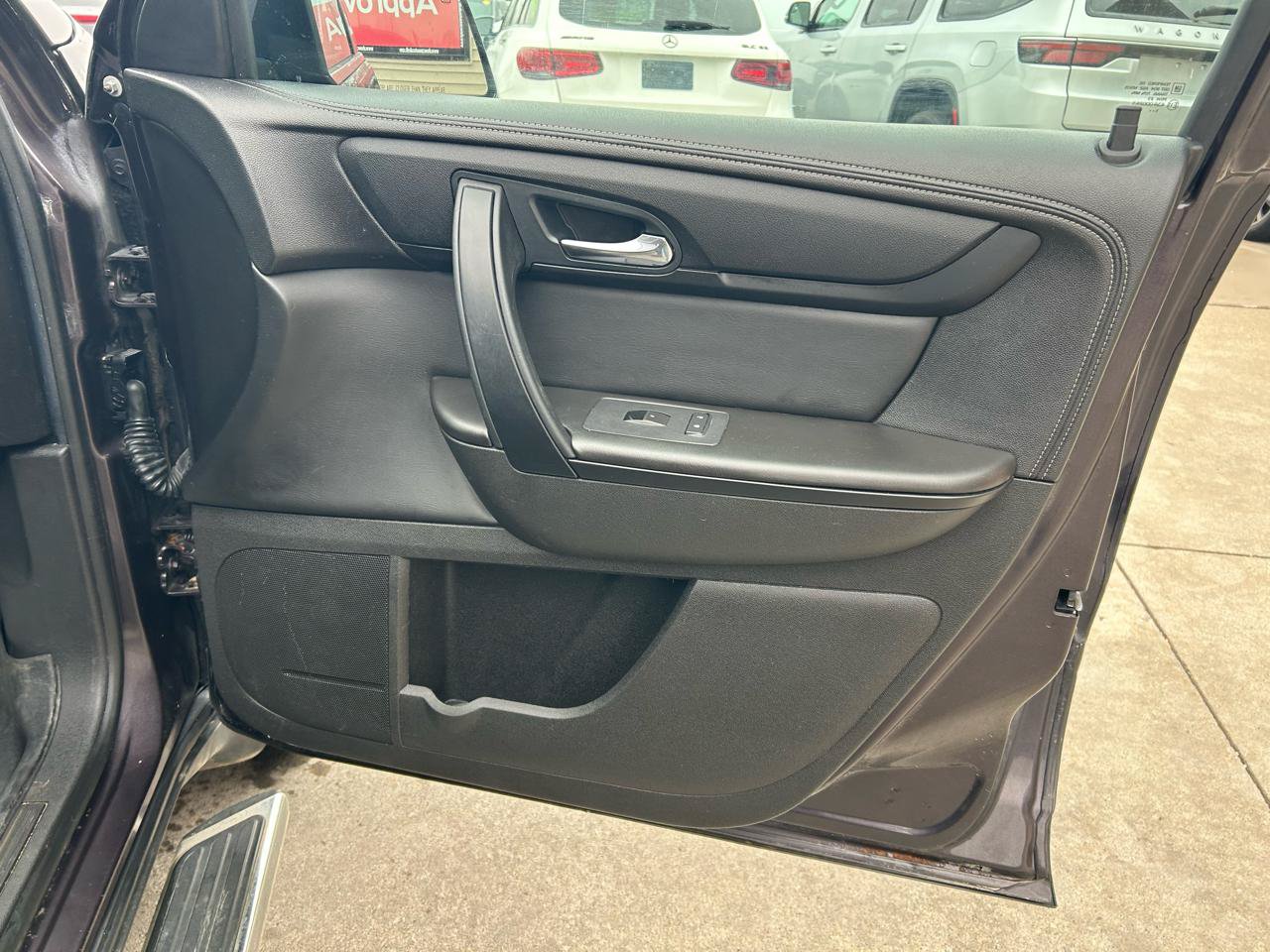 Used 2016 Chevrolet Traverse LT w/ LPO, 'HIT The Road' Package AWD/4WD image 17