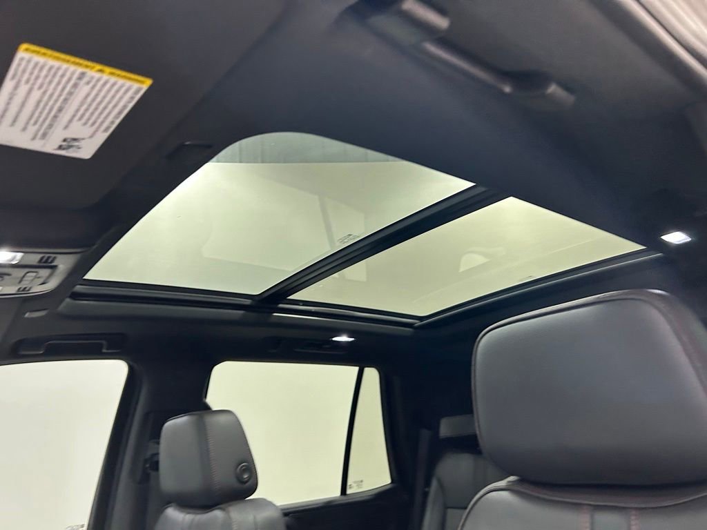 Used 2022 Chevrolet Tahoe RST w/ Luxury Package AWD/4WD image 28