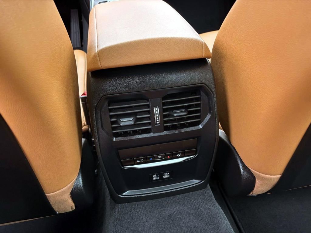 Certified 2025 BMW 330i xDrive Sedan w/ Premium Package image 34