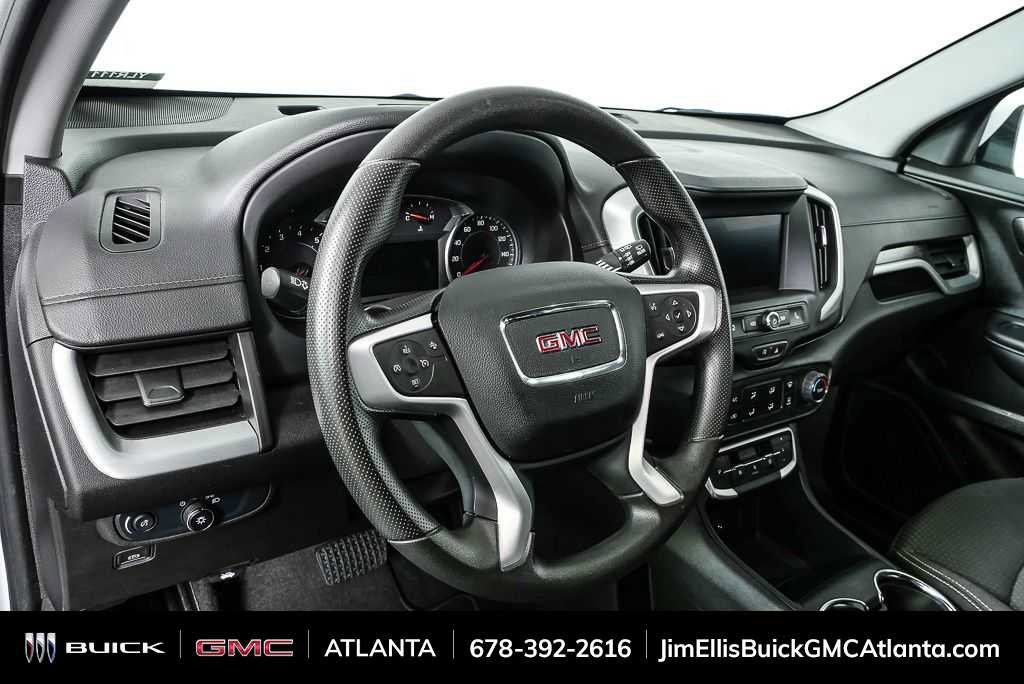 Used 2024 GMC Terrain SLE image 4