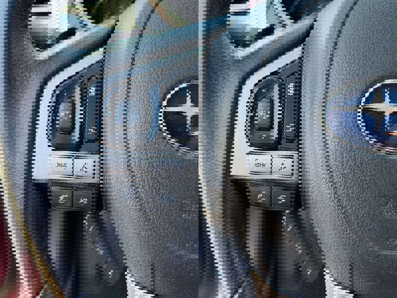 Used 2017 Subaru Outback 2.5i Limited AWD/4WD image 14