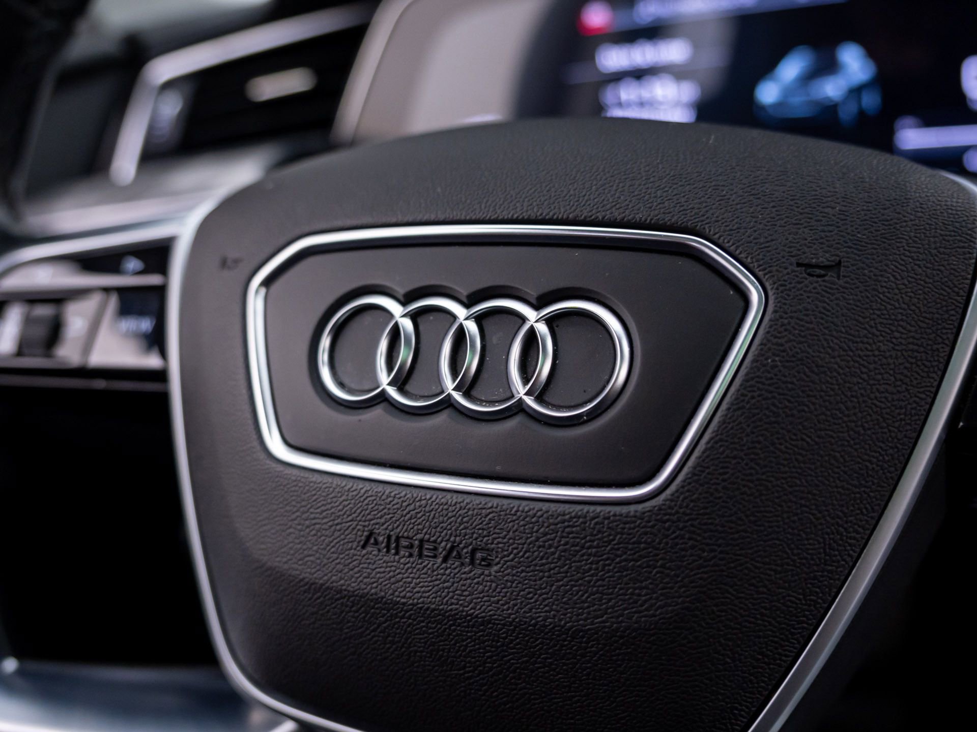 Used 2022 Audi e-tron Premium AWD/4WD image 22