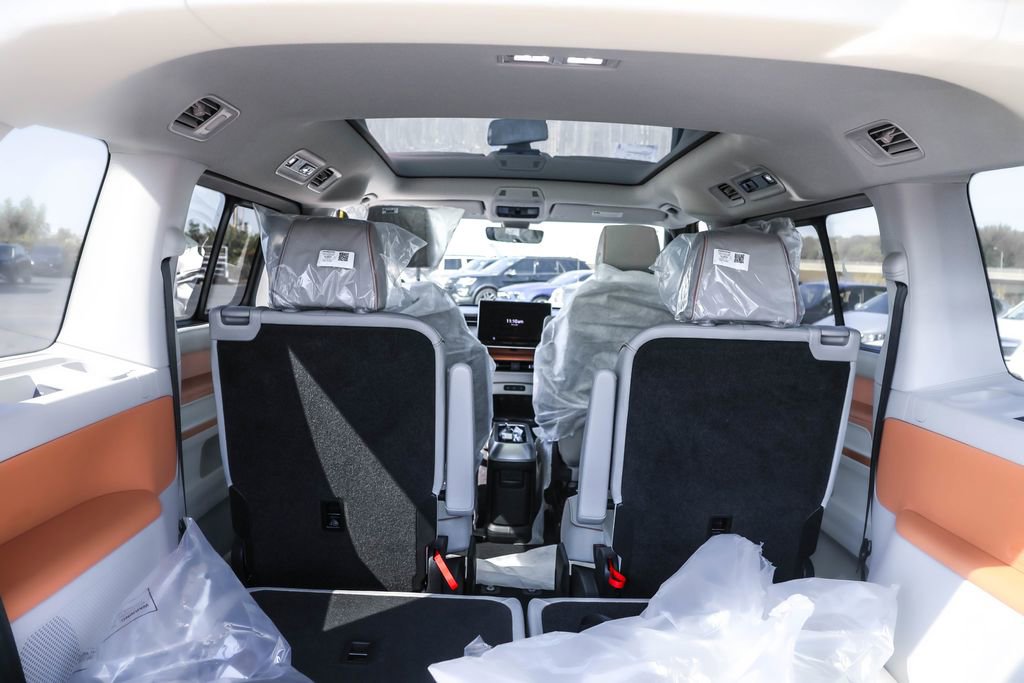 New 2025 Volkswagen ID. Buzz Pro S Plus image 31