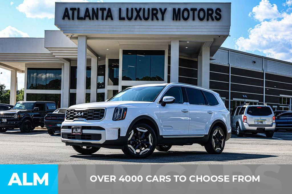Used 2025 Kia Telluride S FWD image 3