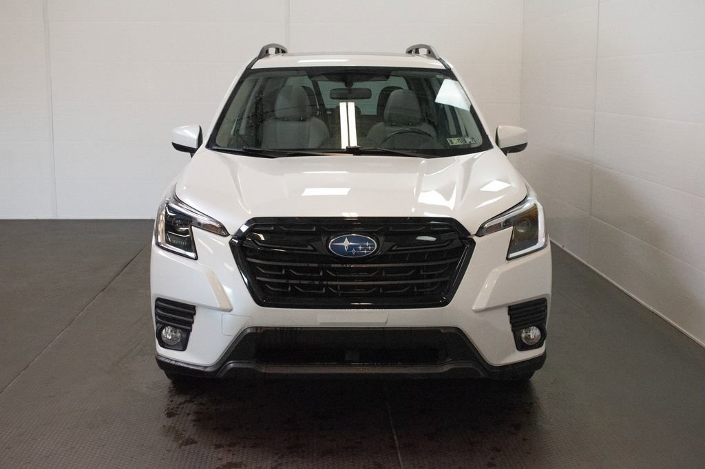 Used 2023 Subaru Forester Premium AWD/4WD image 2