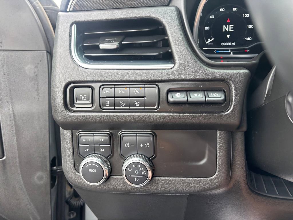Used 2023 GMC Yukon XL AT4 w/ Technology Package AWD/4WD image 24