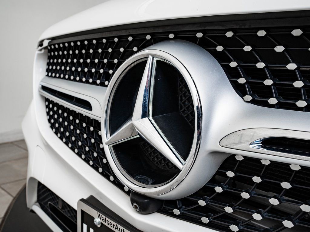 Used 2019 Mercedes-Benz GLC 300 4MATIC Coupe image 3