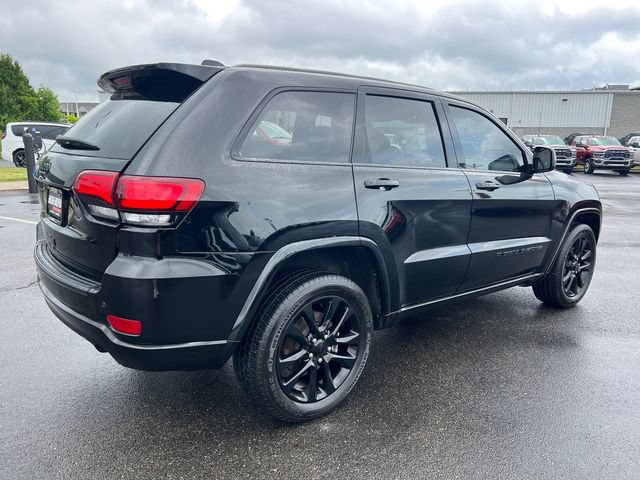 Certified 2022 Jeep Grand Cherokee Laredo X AWD/4WD image 8