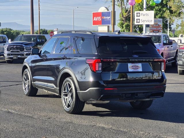 Used 2025 Ford Explorer ST-Line w/ ST-Line Street Pack AWD/4WD image 3