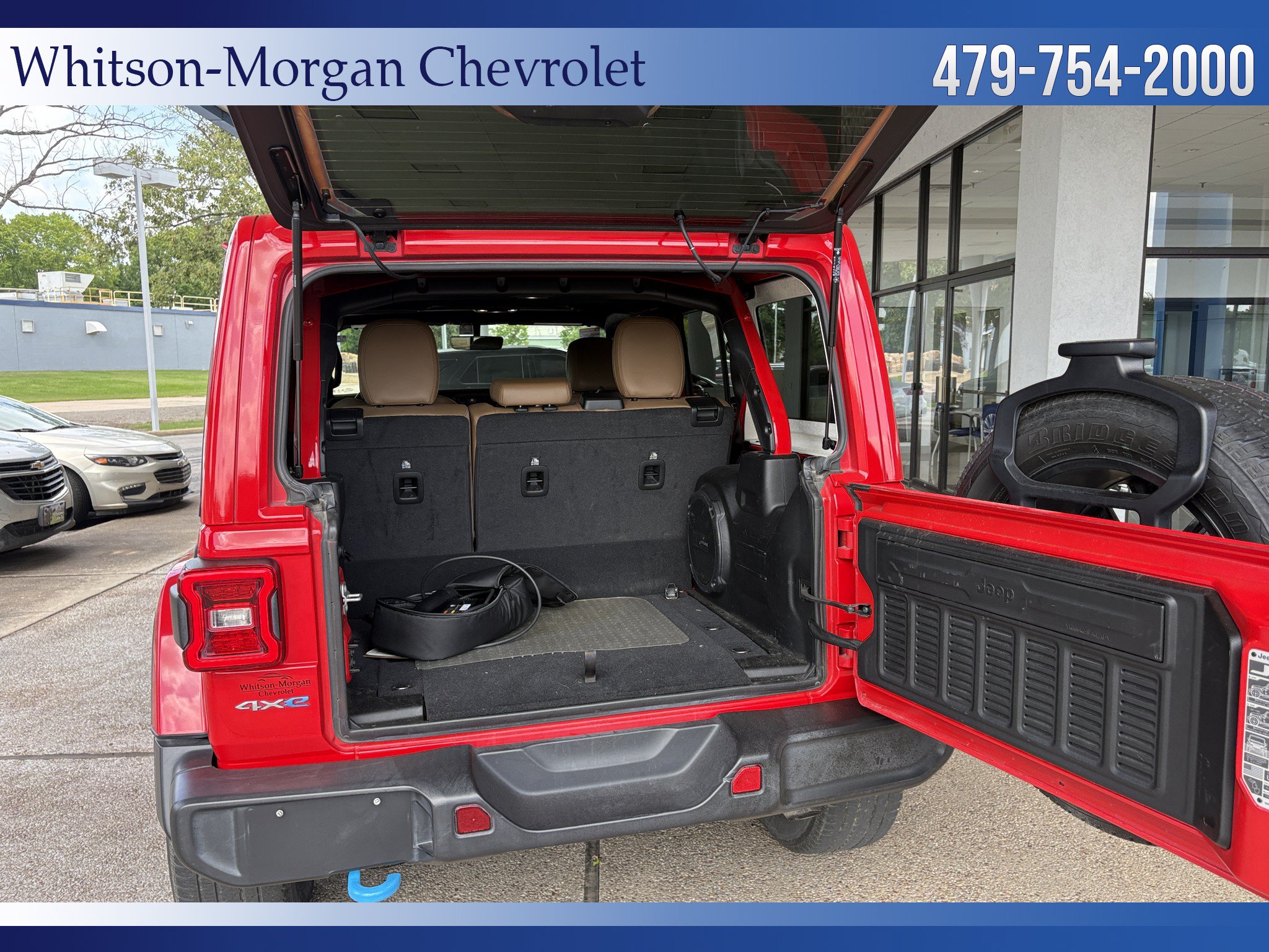 Used 2022 Jeep Wrangler Unlimited Sahara AWD/4WD image 40