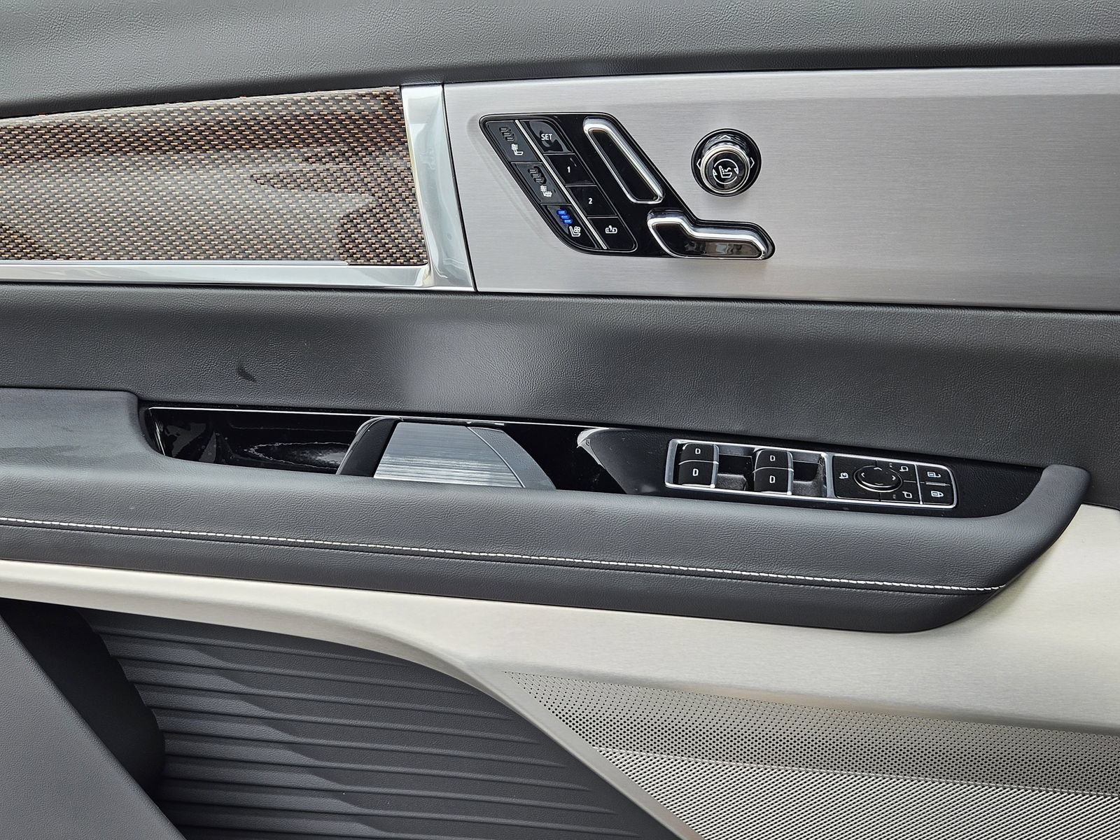 New 2027 Cadillac Vistiq Sport AWD/4WD image 25