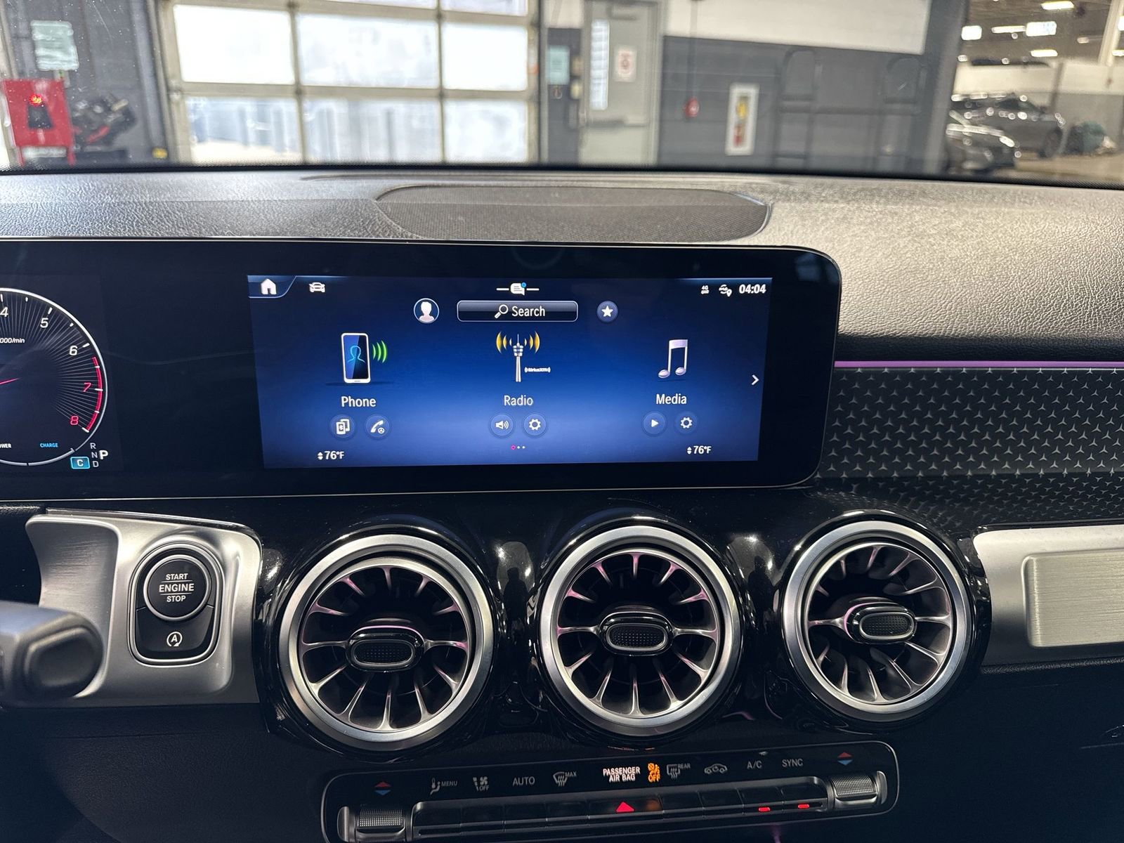 Used 2025 Mercedes-Benz GLB 250 image 13