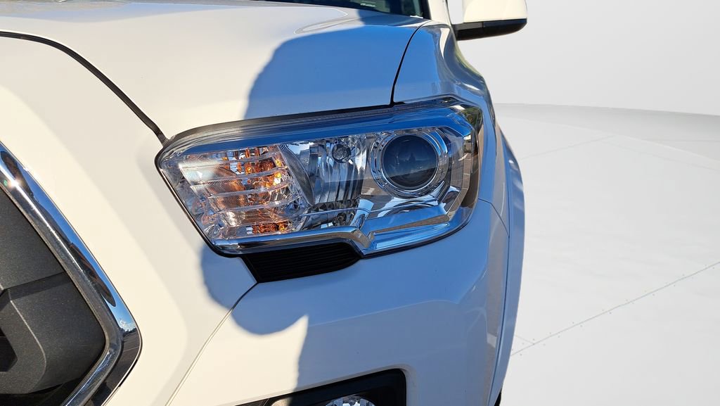 Certified 2023 Toyota Tacoma SR5 image 9