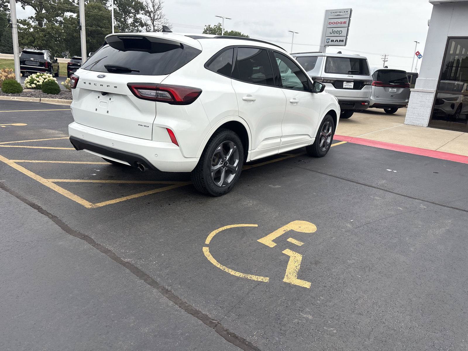 Used 2023 Ford Escape ST-Line w/ Tech Pack #1 AWD/4WD image 5