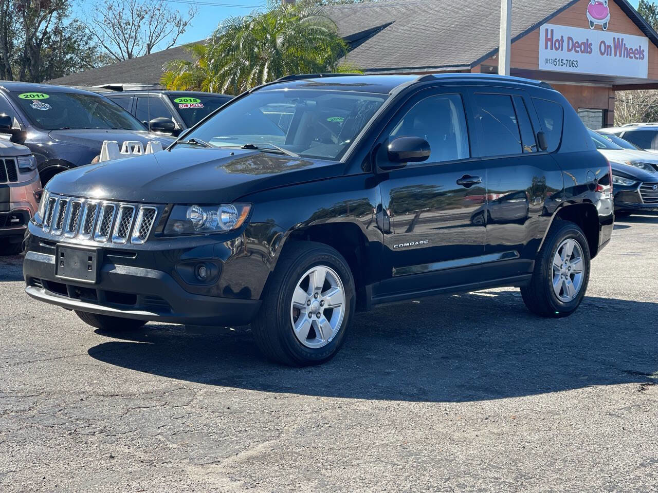 Used 2014 Jeep Compass Latitude image 2