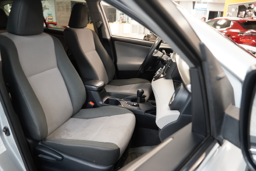Used 2014 Toyota RAV4 LE AWD/4WD image 31