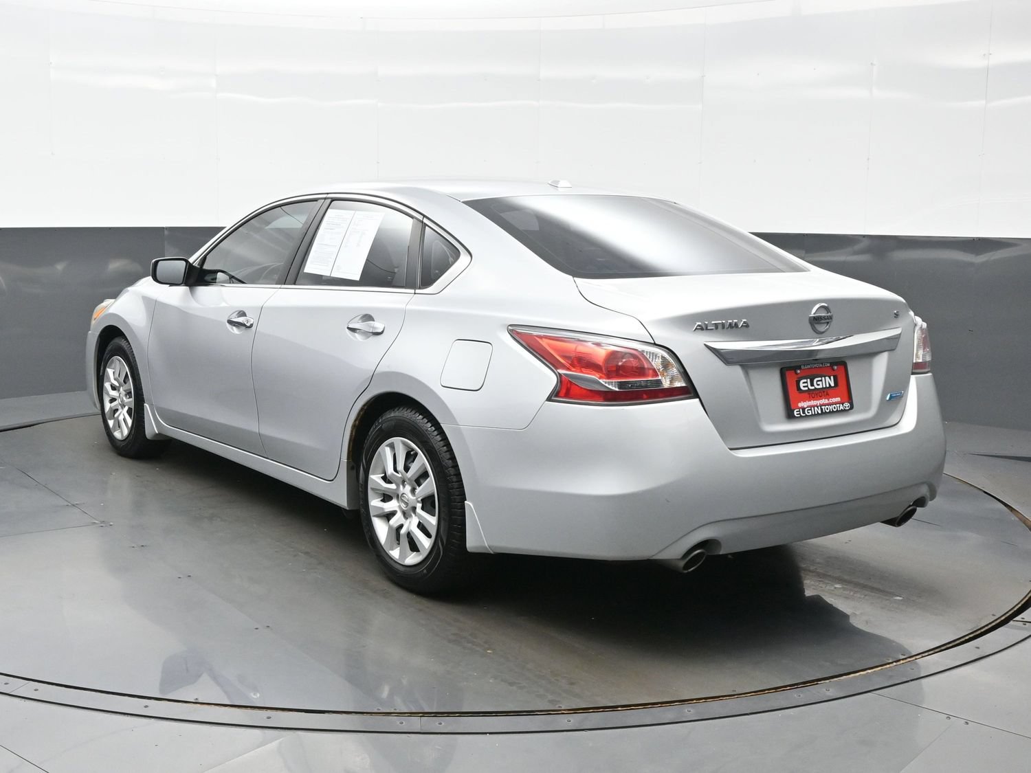 Used 2014 Nissan Altima 2.5 S w/ Display Audio Package FWD image 4