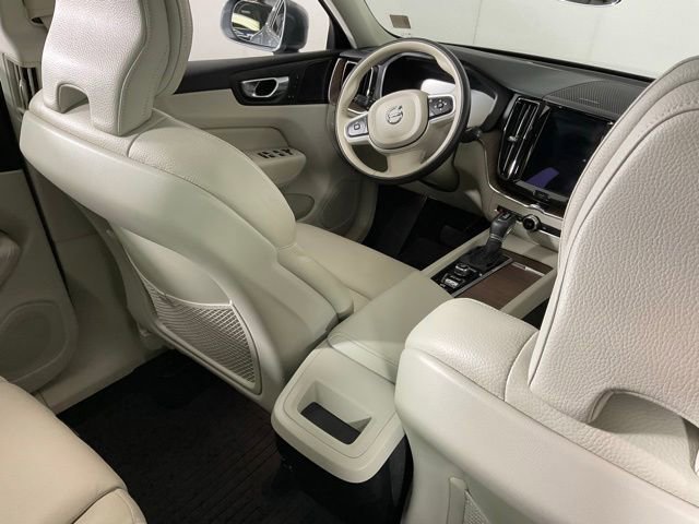 Used 2021 Volvo XC60 T5 Momentum w/ Advanced Package AWD/4WD image 33