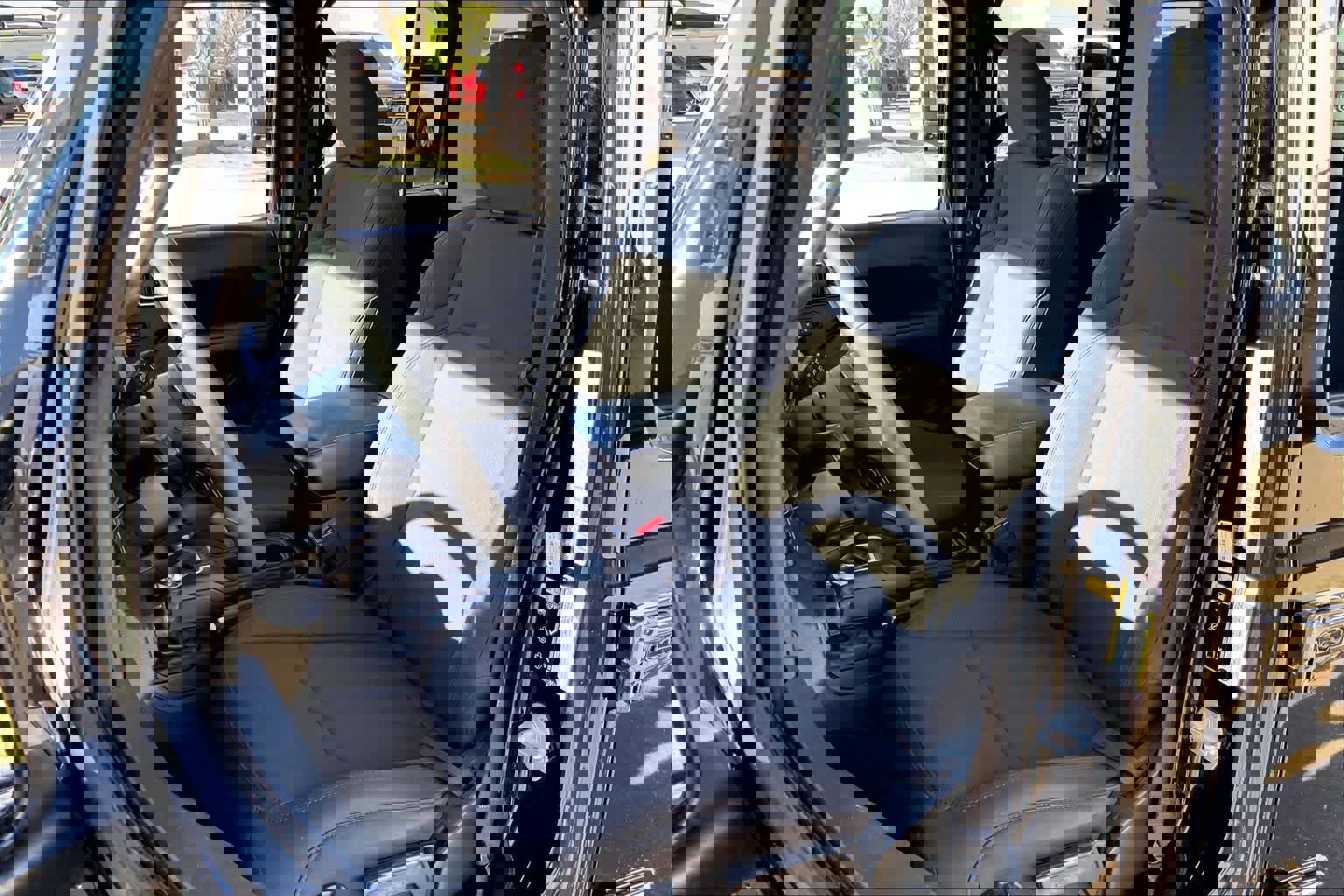 Used 2023 Jeep Wrangler Unlimited Sport image 8