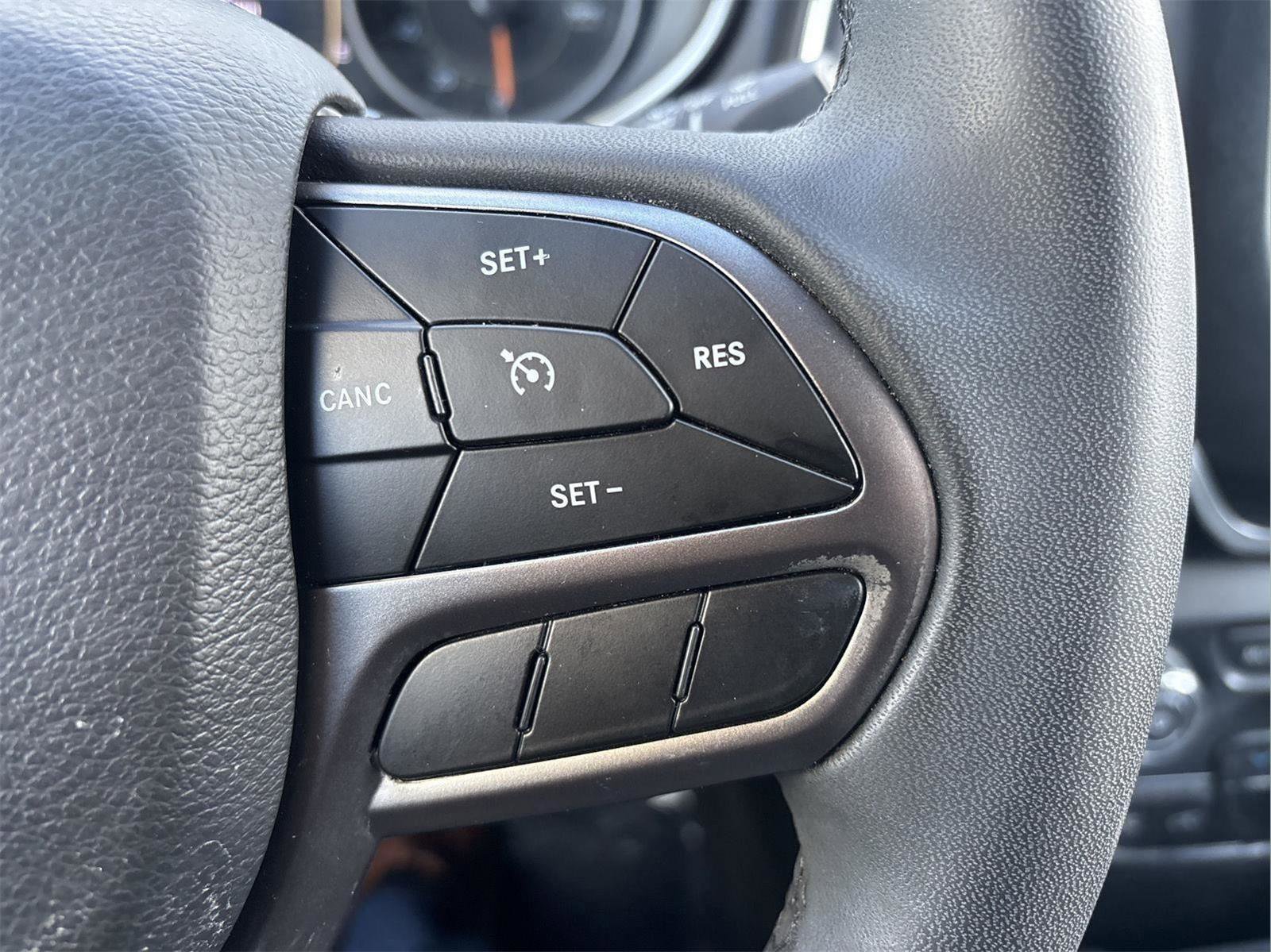 Used 2020 Jeep Cherokee Latitude Plus image 14