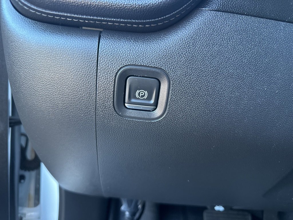 Used 2020 Chevrolet Silverado 1500 LT w/ All-Star Edition image 13