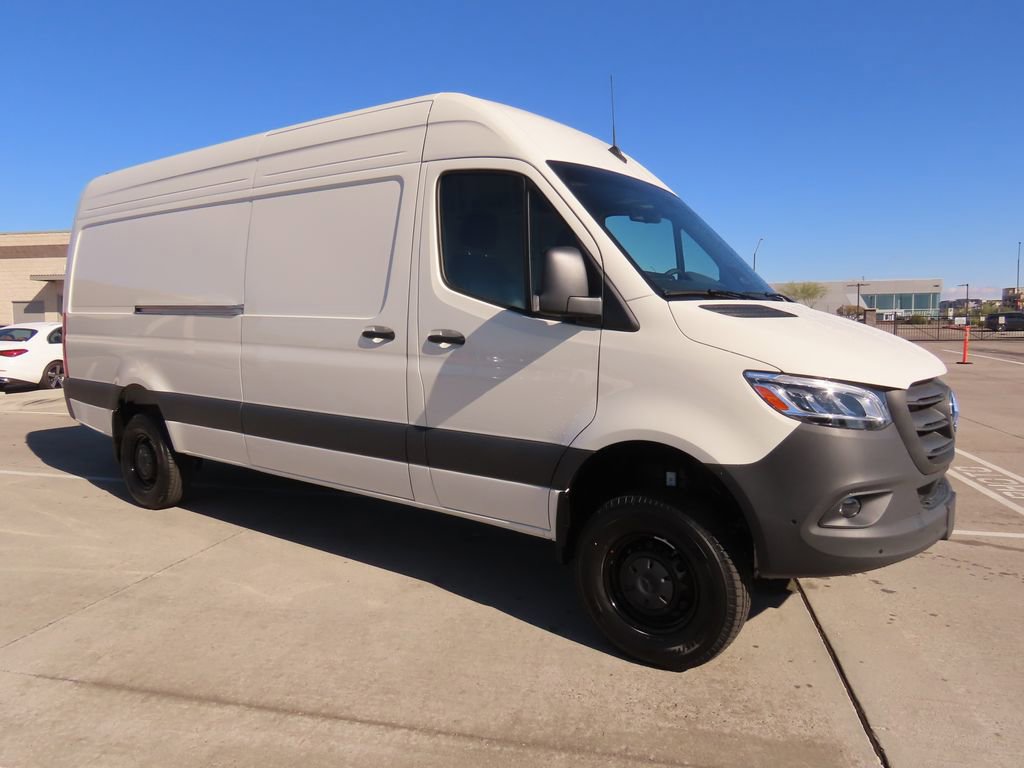 Used 2025 Mercedes-Benz Sprinter 2500 image 3