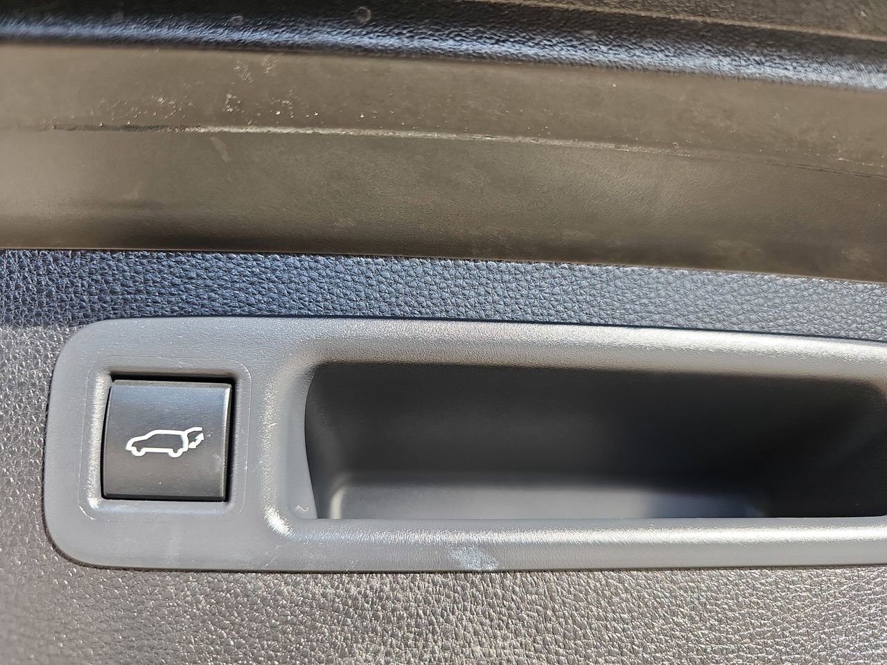 Used 2021 Toyota Highlander Limited image 18