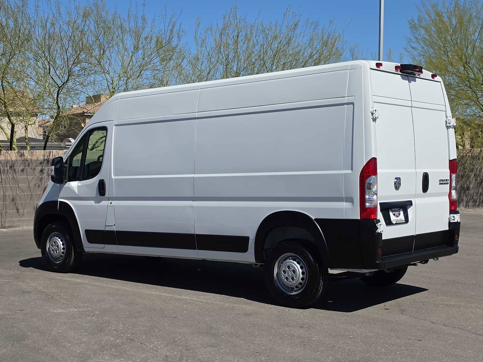 Used 2025 RAM ProMaster 2500 w/ Convenience Group image 7