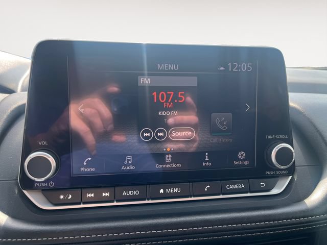 Used 2025 Nissan Rogue SV AWD/4WD image 15