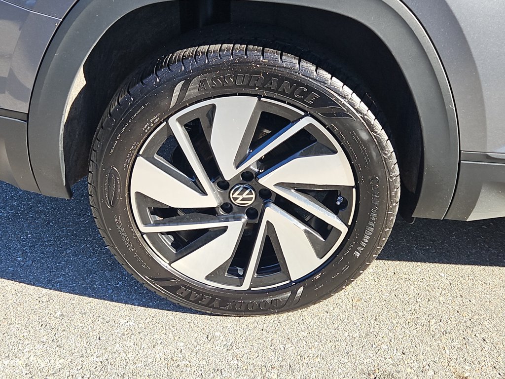 Used 2024 Volkswagen Atlas SE AWD/4WD image 9