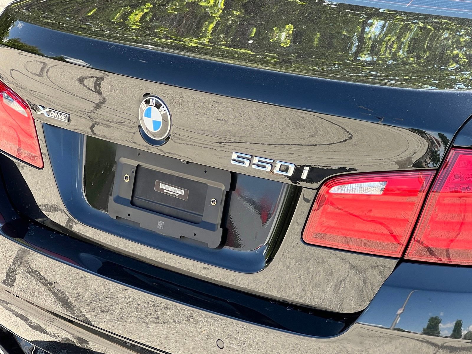Used 2013 BMW 550i xDrive Sedan AWD/4WD image 11