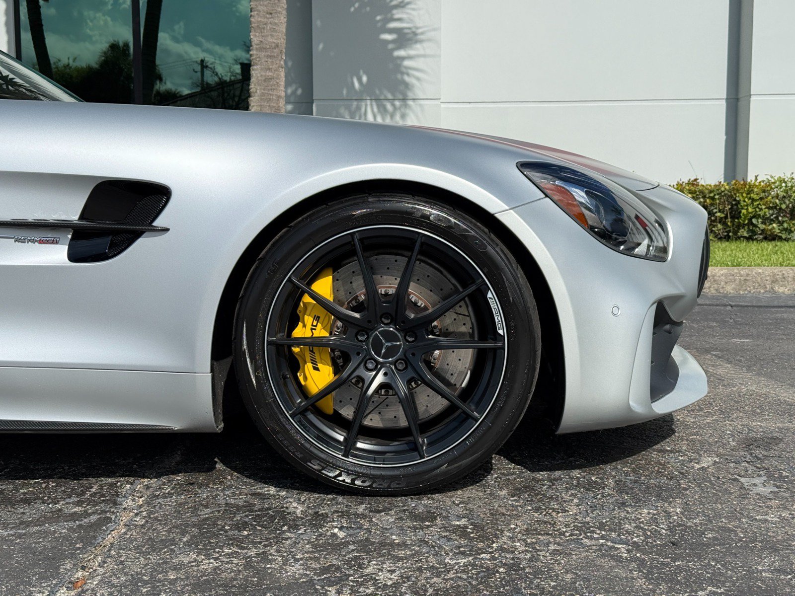 Used 2018 Mercedes-Benz AMG GT R image 9