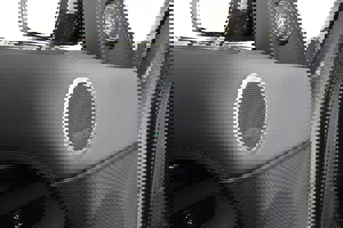 Used 2022 Land Rover Discovery S image 10