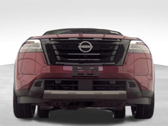 Used 2023 Nissan Pathfinder Platinum AWD/4WD image 3
