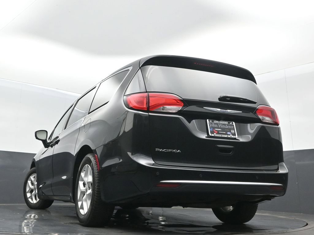 Used 2019 Chrysler Pacifica Touring Plus w/ Advanced Safetytec Group FWD image 34