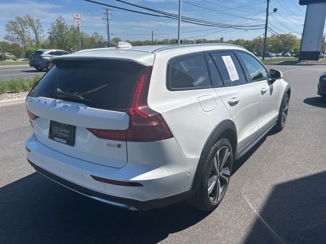 Certified 2025 Volvo V60 B5 Cross Country Plus AWD/4WD image 5