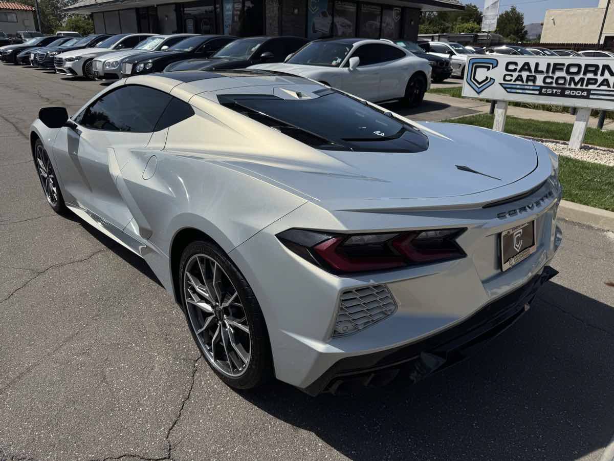 Used 2024 Chevrolet Corvette Stingray Preferred Cpe w/ 2LT RWD image 3