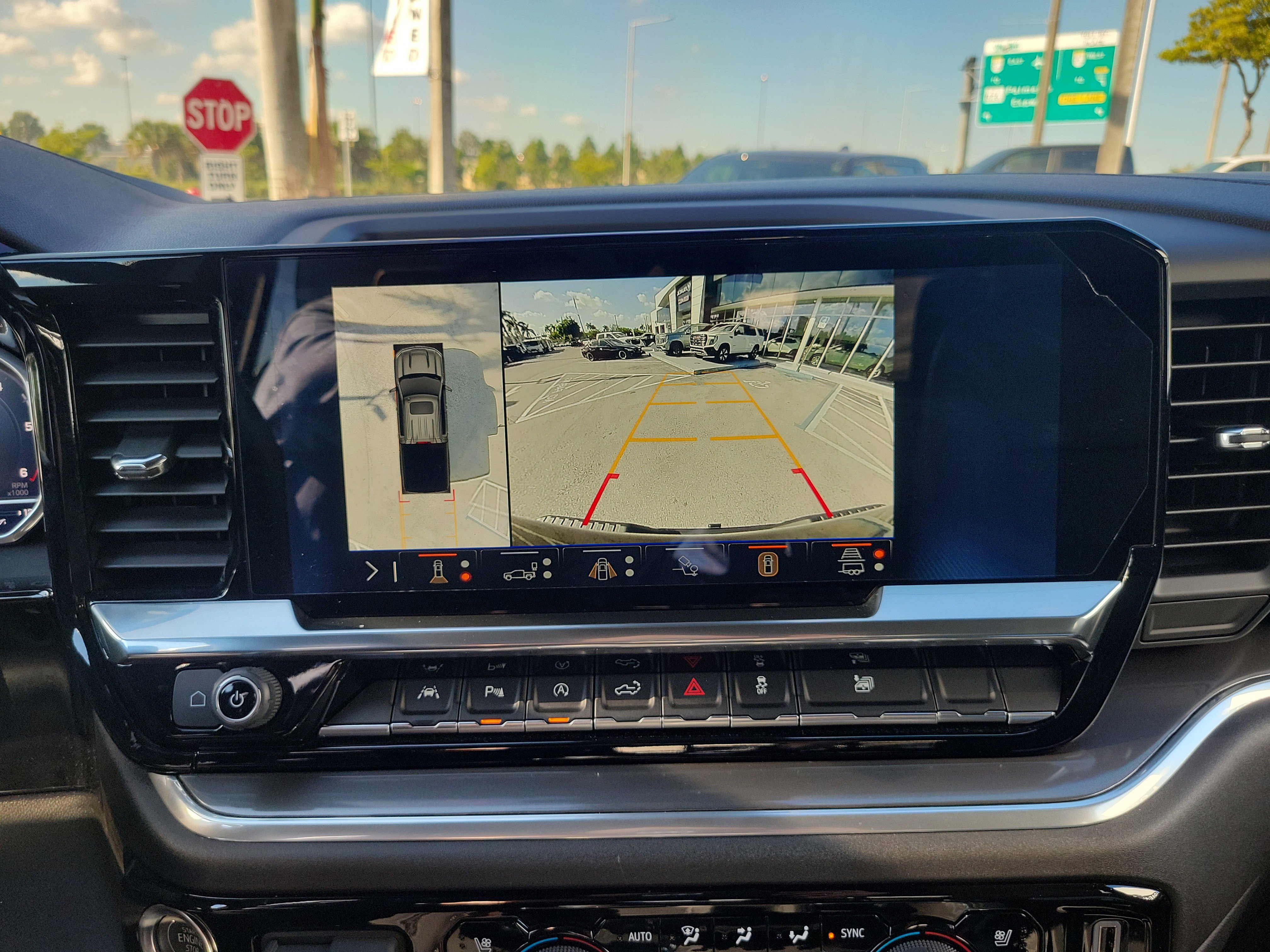 Used 2025 Chevrolet Silverado 1500 High Country image 10