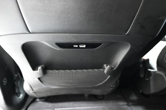 Used 2025 Chrysler Pacifica Select image 28