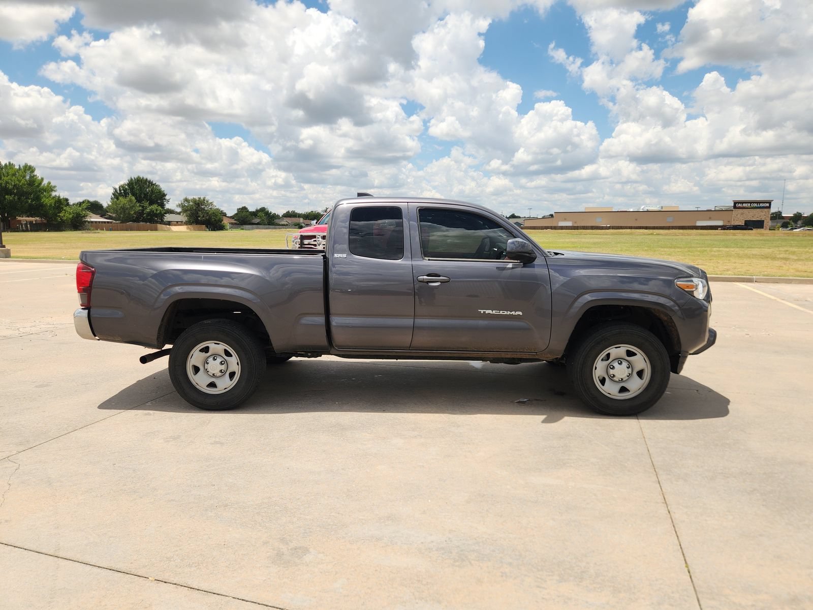 Used 2022 Toyota Tacoma SR5 RWD image 7