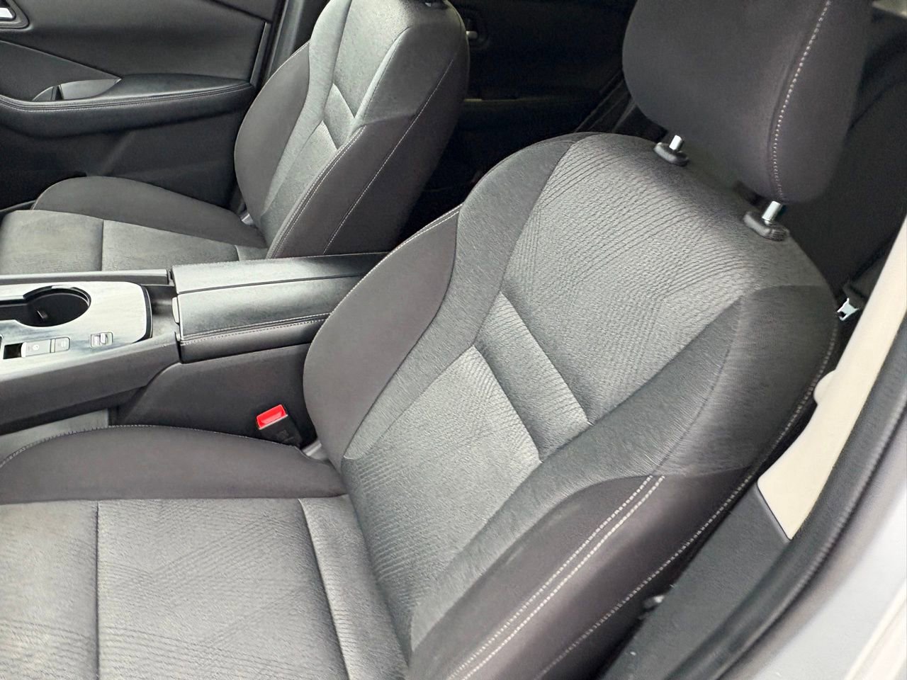 Certified 2024 Nissan Rogue SV image 29