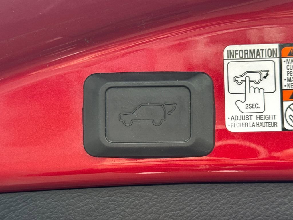 Used 2015 Toyota RAV4 Limited w/ Technology Package AWD/4WD image 24