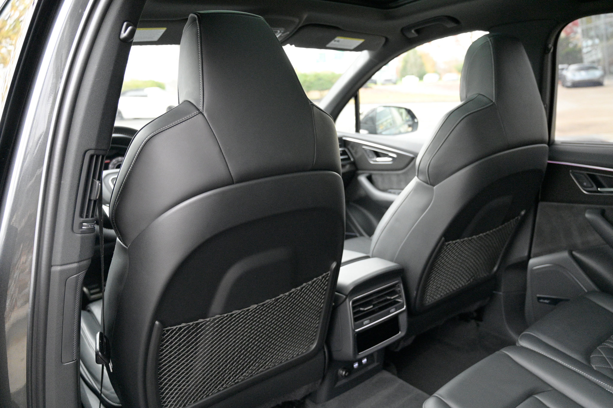 Used 2020 Audi SQ7 Prestige w/ Prestige Package image 34