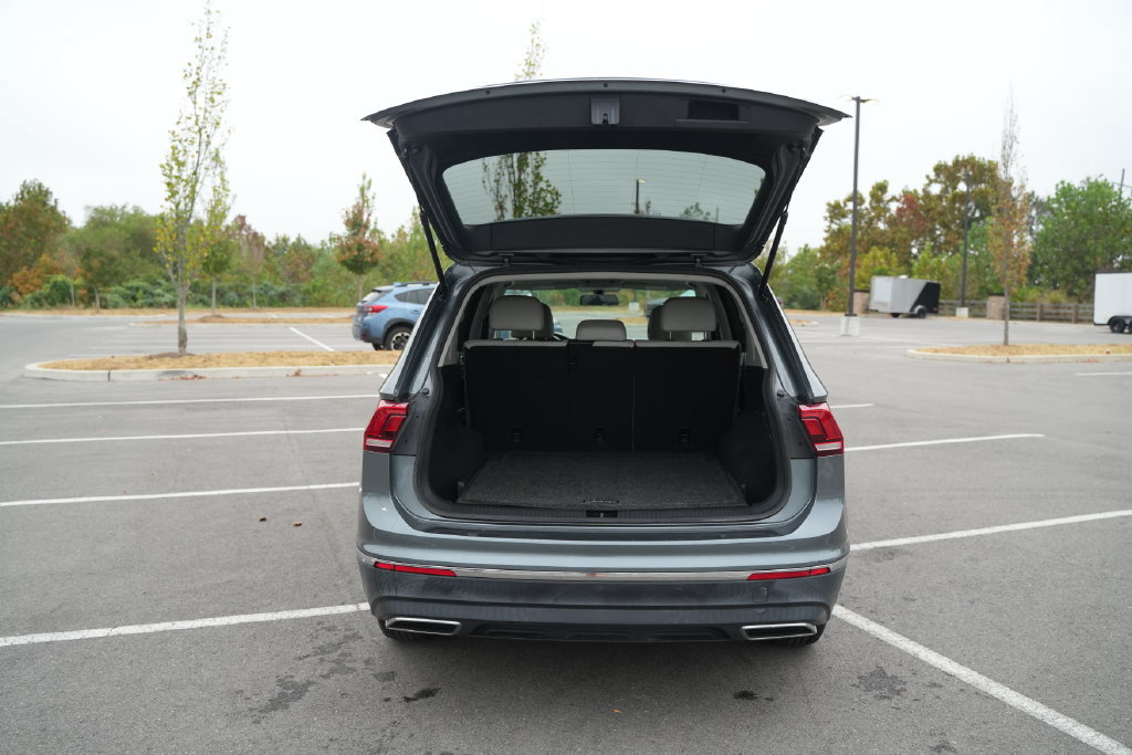 Used 2018 Volkswagen Tiguan SE w/ Panoramic Sunroof Package AWD/4WD image 17